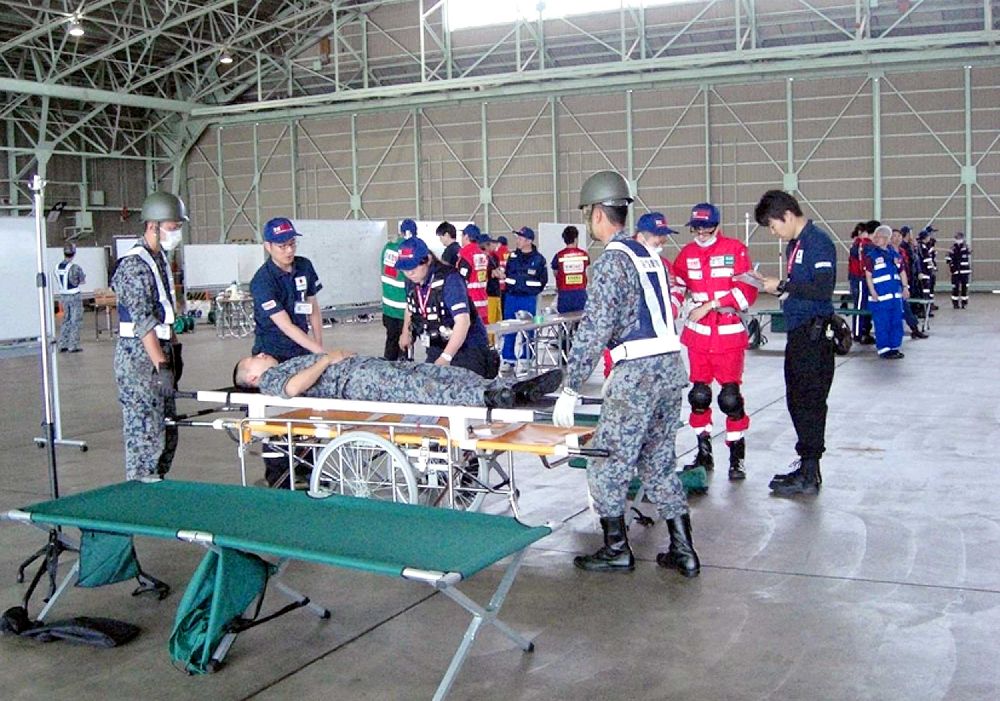 茨城県の航空搬送拠点臨時医療施設3